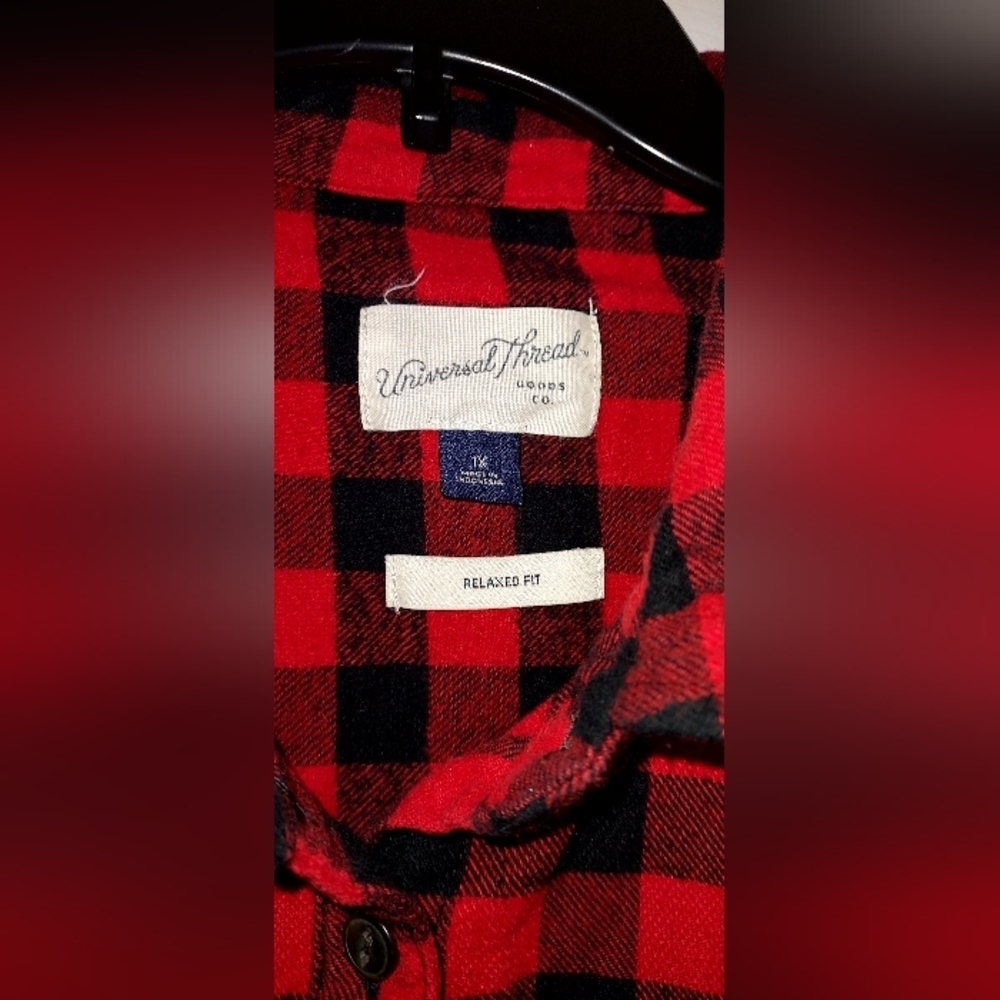 Universal Thread Flannel Shirt Womens 1x Red Black Buffalo - Picture 3 of 3
